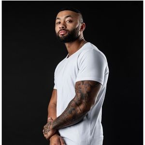 (BRAND NEW) Essential lifestyle tee - White